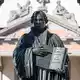 Sachsen-Anhalt ist an zahlreichen Orten mit dem Leben und Wirken Martin Luthers verbunden - an der Wittenberger Schlosskirche hat der Reformator der Überlieferung nach seine 95 Thesen angeschlagen. (Archivbild) - Bild: Hendrik Schmidt/dpa