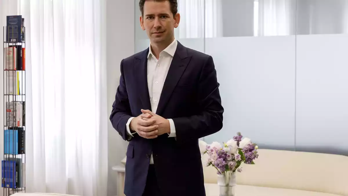Aus Sicht von Österreichs Ex-Kanzler Sebastian Kurz unterschätzen viele EU-Bürger noch die KI-Revolution. - Bild: Michael Baumgartner/Kito.Archi/dpa