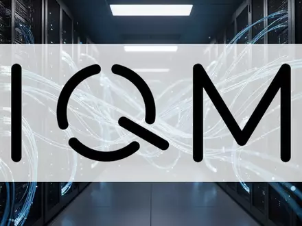 Abstrakte Darstellung von Quantencomputing-Technologie mit leuchtenden Lichtleitern in einem modernen Serverraum. - Foto: über boerse-global.de
