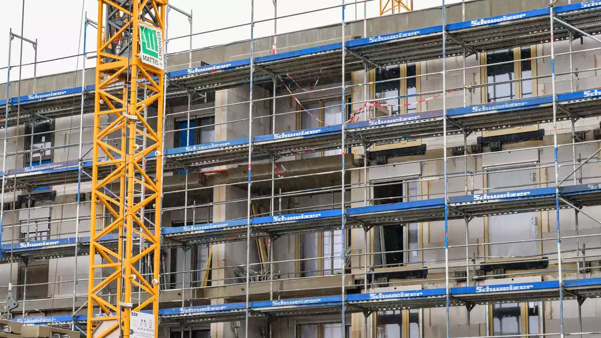 Der Wohnungsbau erlebte seit 2023 einen Einbruch. (Archivbild) - Bild: Patrick Pleul/dpa