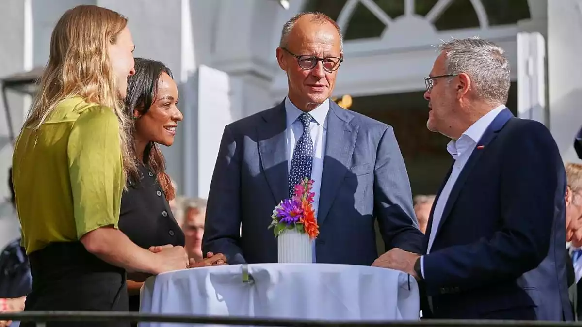 ZDH-Präsident fordert Senkung der Lohnnebenkosten