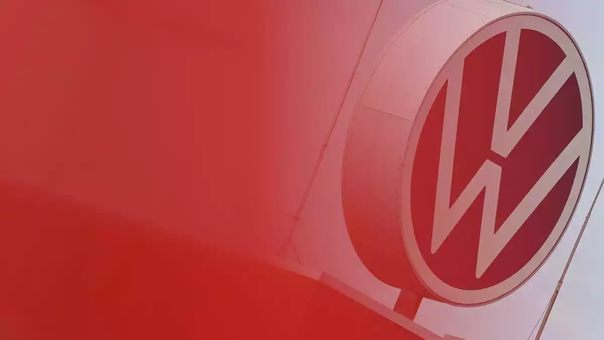 VW-Chef Blume will auch beim Management sparen.  - Bild: Lars Penning/dpa