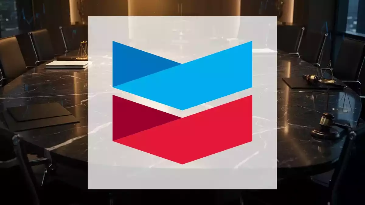 Chevron Aktie: Gerichtserfolg und Großinvestoren trotz fallender Ölpreise