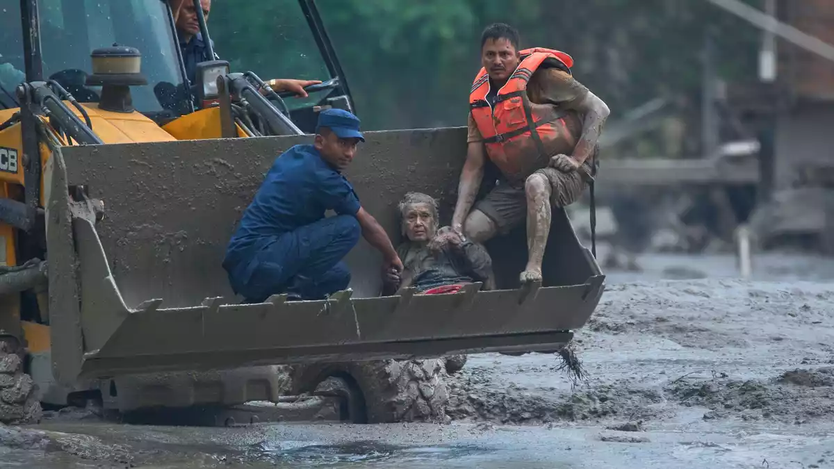 Das ganze Ausmaß der Katastrophe ist noch unklar. - Bild: Niranjan Shrestha/AP/dpa