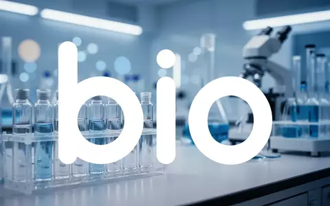 Abstrakte Darstellung eines modernen medizinischen Forschungslabors mit Fokus auf biotechnologische Innovation. - Foto: über boerse-global.de