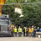 Für den Einsatz wurden Kräne benötigt. - Bild: Carlos Osorio/The Canadian Press via AP/dpa