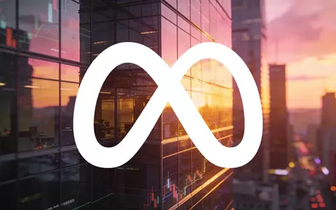 Moderne Glasfassade eines Bürogebäudes bei Sonnenaufgang als Symbol für positives Marktwachstum im Technologiesektor. - Foto: über boerse-global.de
