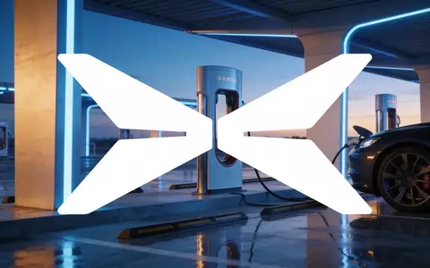 Moderne Ladestation für Elektrofahrzeuge in minimalistischer Architektur bei Dämmerung - Foto: über boerse-global.de