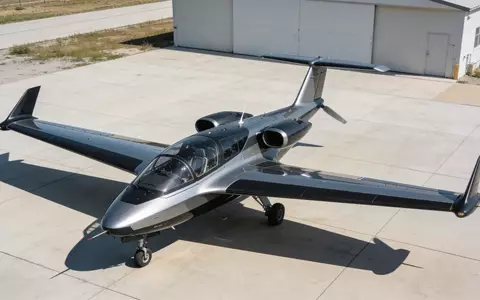 Modernes Fixed-Wing-eVTOL-Flugzeug auf einem Flugfeld bei natürlichem Tageslicht. - Foto: über boerse-global.de