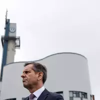 Niedersachsens Ministerpräsident Olaf Lies fordert vom VW-Vorstand eine klare Zukunftsperspektive.  - Foto: David Ebener/dpa