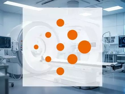Moderne, sterile Medizintechnik-Umgebung in kühlem Licht als Symbol für Effizienz und Marktdruck im Gesundheitssektor. - Foto: über boerse-global.de