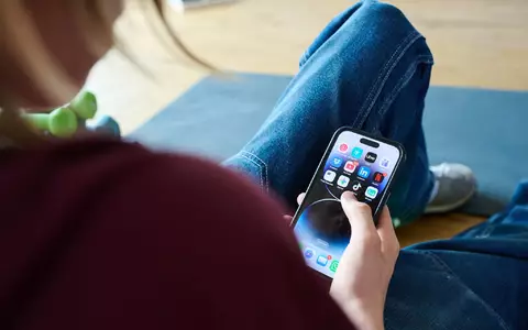 Social Media sind Alltag für Kinder und Jugendliche - aber viele haben eigene Strategien für den Umgang damit. (Symbolbild) - Foto: Annette Riedl/dpa