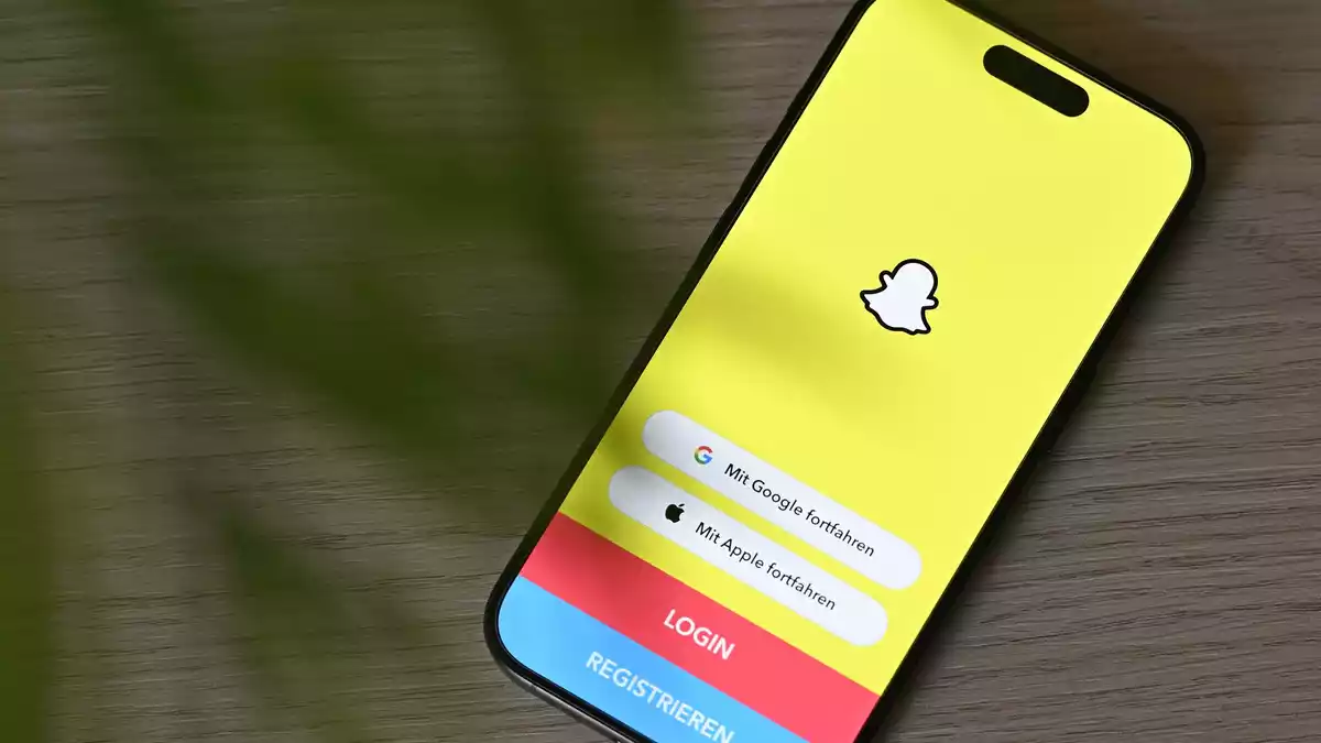 Snapchat gehört zu den beliebtesten sozialen Netzwerken. (Symbolbild) - Bild: Markus Lenhardt/dpa