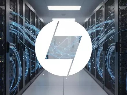 Modernes Server-Rechenzentrum mit blauer Beleuchtung als Symbol für IT-Infrastruktur und technologisches Wachstum. - Foto: über boerse-global.de