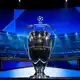 Der Henkelpott für den Sieger der Champions League - die wichtigste Trophähe im europäischen Club-Fußball. (Archivbild)   - Bild: Gregorio Borgia/AP/dpa