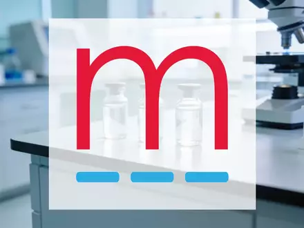 Moderne Laboreinrichtung mit medizinischen Geräten und Glasfläschchen in einer klinischen Umgebung. - Foto: über boerse-global.de