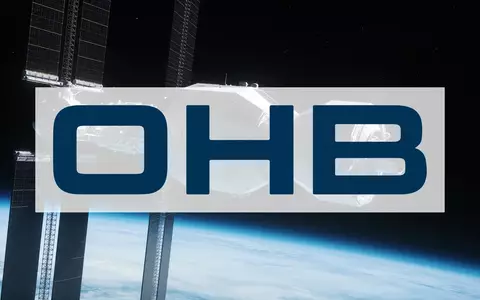 Abstrakte Darstellung von Satellitentechnologie und Weltraumforschung vor dem Hintergrund der Erde. - Foto: über boerse-global.de