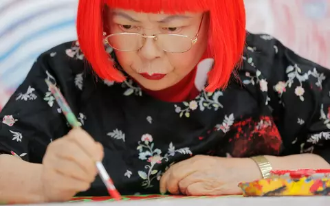 Die japanische Künstlerin Yayoi Kusama ist im Alter von 97 Jahren in Tokio gestorben. (Archivbild) - Foto: Itsuo Inouye/AP/dpa