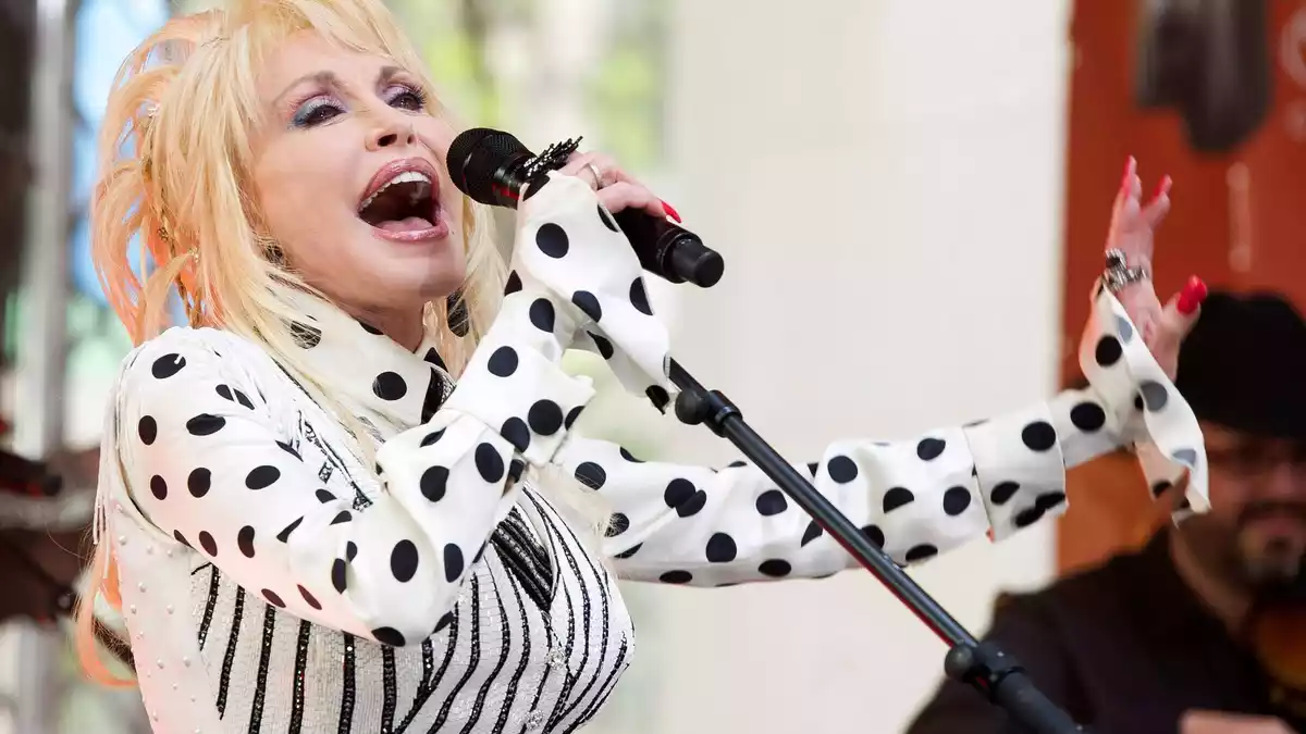 Dolly Parton hat ihren Fans einen geheimen Song hinterlassen. (Archivbild)  - Bild: Charles Sykes/Invision/AP/dpa