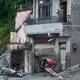 Die Verwüstungen im Grenzgebiet sind verheerend. - Bild: Niranjan Shrestha/AP/dpa