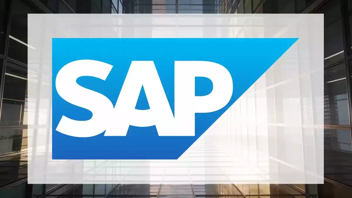 SAP Executives Buy Shares After UBS Downgrade: Insider Confidence vs. Analyst Caution