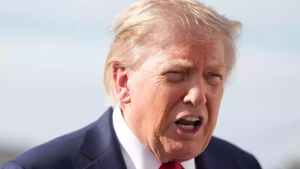 Per Präsidentendekret will Donald Trump das US-Stromnetz besser vor Gefahren aus dem Ausland schützen. (Archiv) - Bild: Jacquelyn Martin/AP/dpa