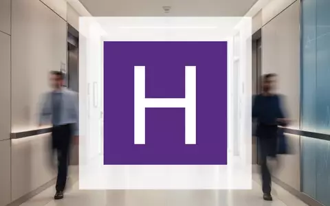Moderne, helle Architektur in einer Gesundheitseinrichtung mit professioneller, atmosphärischer Beleuchtung. - Foto: über boerse-global.de