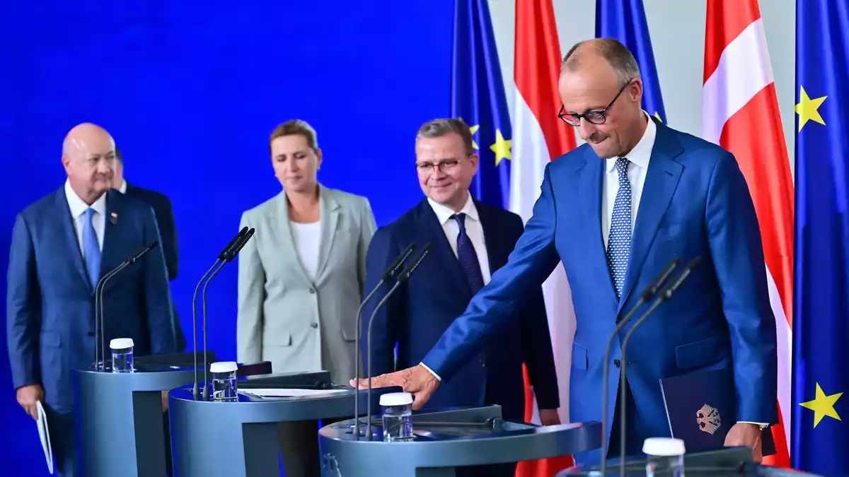 Bundeskanzler Friedrich Merz schmiedet mit fünf weiteren europäischen Regierungschefs eine Allianz gegen Pläne für eine massive Aufstockung des langfristigen EU-Haushalts.  - Bild: Sebastian Gollnow/dpa