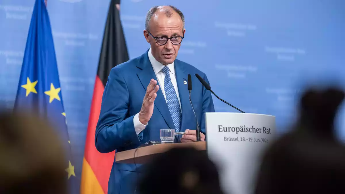 Der Kanzler versammelt seine Verbündeten im Streit um den EU-Haushalt im Kanzleramt. - Bild: Michael Kappeler/dpa