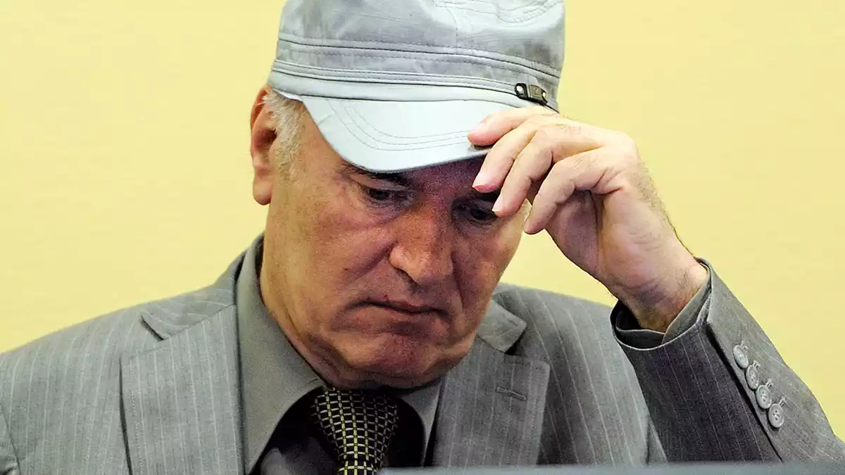 Mladic wurde wegen des Völkermords von Srebrenica verurteilt. (Archivbild) - Bild: Martin Meissner/AP Pool/dpa