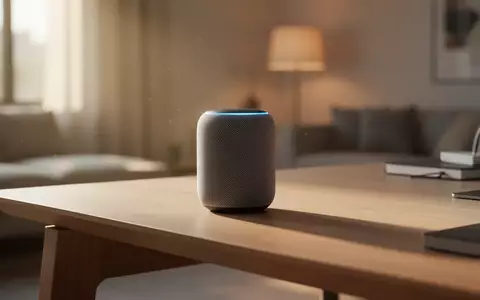 Ein moderner Schreibtisch mit einem Smart Speaker in einer hellen, minimalistischen Arbeitsumgebung. - Foto: über boerse-global.de