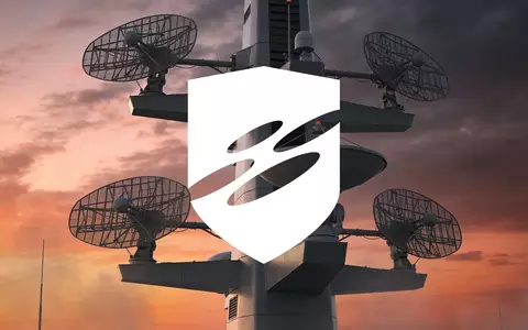 Hochmoderne Radartechnologie und Sensoren auf einem Mast vor einem atmosphärischen Abendhimmel als Symbol für Verteidigung. - Foto: über boerse-global.de