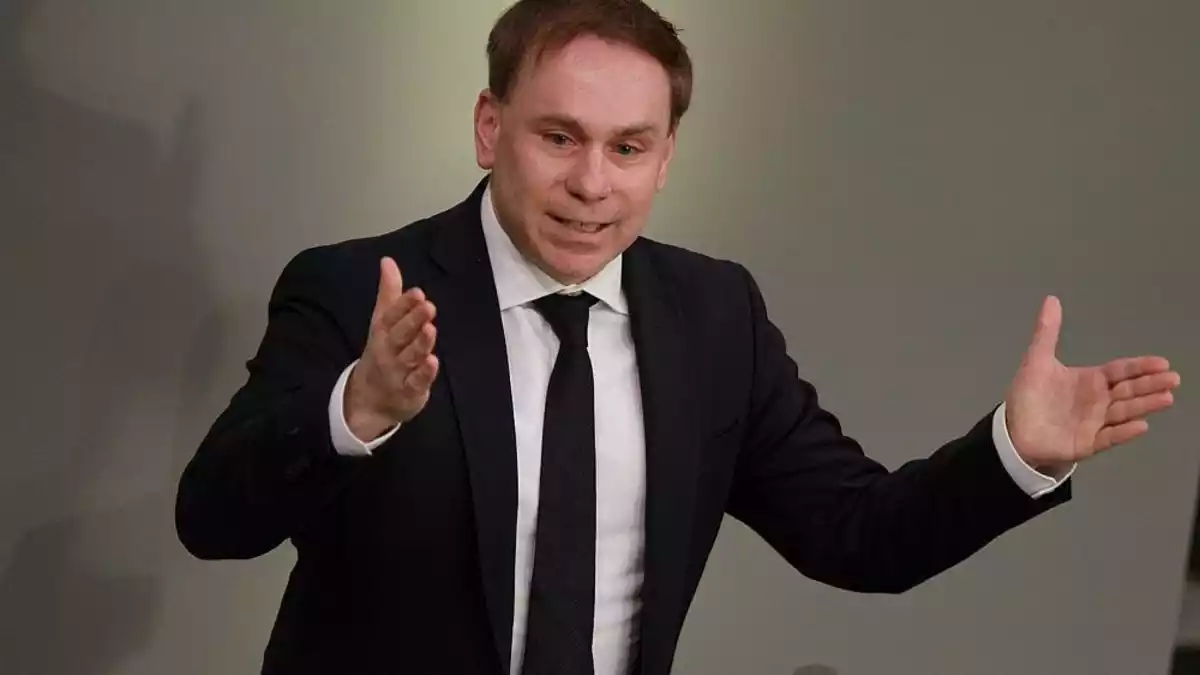 BPB: Ullrich will Demokratiekrise aktiv begegnen