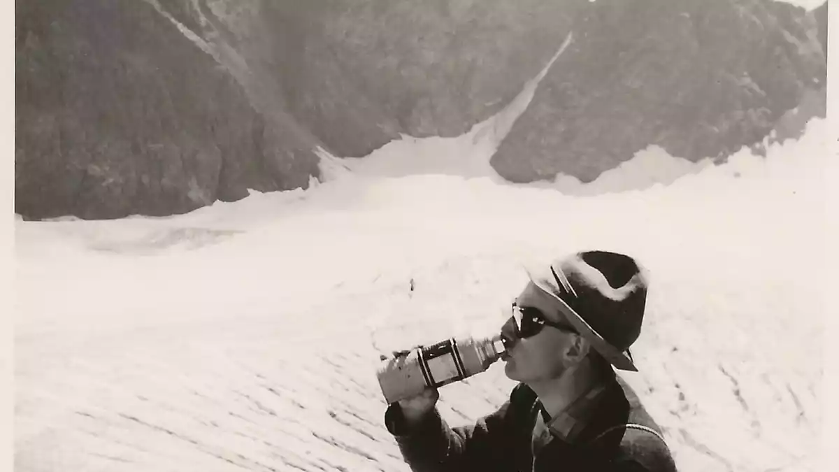 Archivbild von 1963: Auf dieser Tour blieb der Rucksack im Gletscher zurück. - Bild: Unbekannt/ROTHFISCHER/APA/dpa