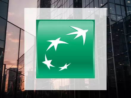 Abstrakte Darstellung eines modernen Bürogebäudes bei Sonnenuntergang als Symbol für die Stimmung an den Finanzmärkten - Foto: über boerse-global.de