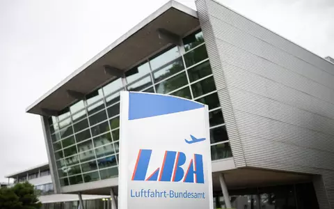 Das Luftfahrt-Bundesamt (LBA) in Braunschweig sieht sich mehr als zehn Jahre nach dem Germanwings-Absturz mit Schadenersatzansprüchen von Hinterbliebenen konfrontiert. (Archivbild) - Foto: Julian Stratenschulte/dpa