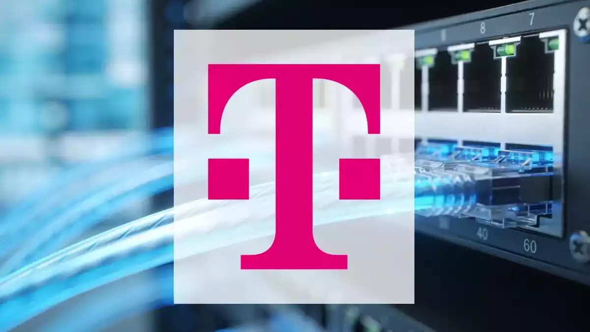 Deutsche Telekom Stock Drops 2.8% on Security Flaw and Sprint Legal Risks