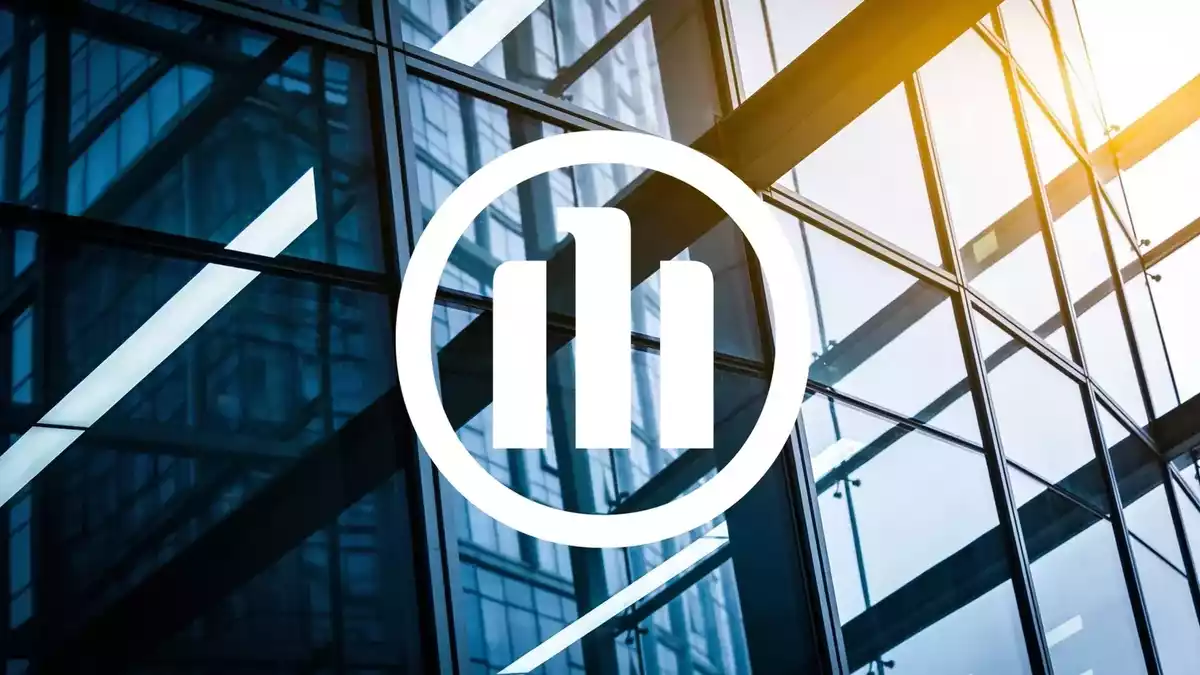 Allianz Buybacks, M&A Drive Shares Near Highs; Q2 Profit Record