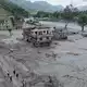 Augenzeugen berichteten, dass ganze Dörfer weggespült wurden.  - Bild: Sulav Shrestha/XinHua/dpa