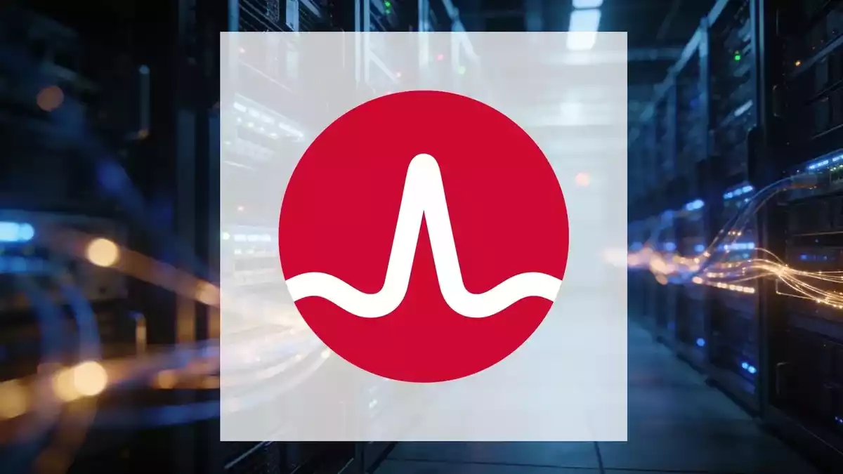 Broadcom Faces Diverging Signals: Hedge Fund Exit, Bond Yields, and Bullish Targets