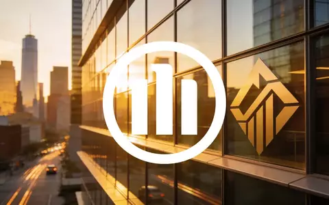 Modernes Bürogebäude bei Sonnenuntergang als Symbol für Versicherungsgeschäft und Finanzinvestitionen. - Foto: über boerse-global.de