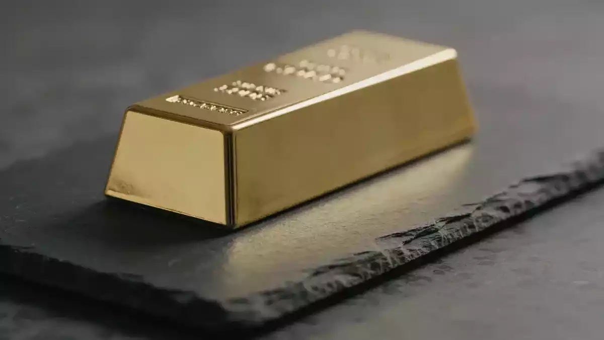 Gold Nears 4-Month High as Central Banks Buy, Ghana Curbs Exports
