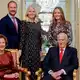 Die norwegische Königsfamilie 2024 bei einem Weihnachts-Fotoshooting. Hinten links steht der nun neue König Haakon, hinten rechts die neue Kronprinzessin Ingrid Alexandra. (Archivbild) - Bild: Stian Lysberg Solum/NTB/dpa