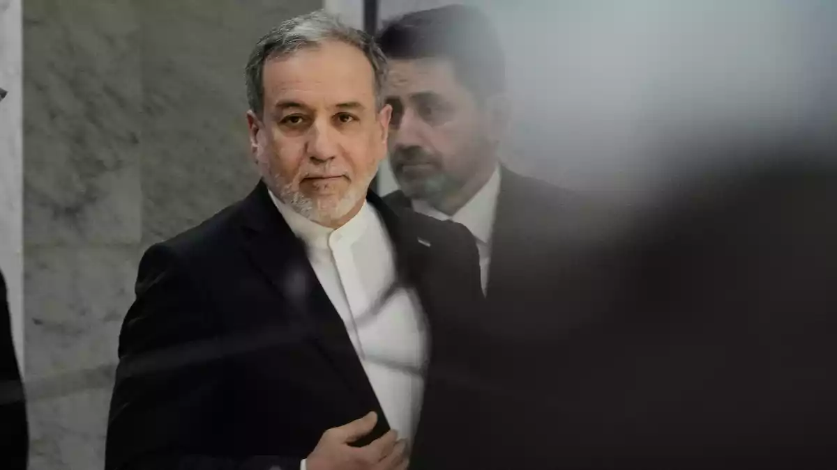 Araghtschi hält eine diplomatische Lösung weiter für möglich (Archivbild). - Bild: Hadi Mizban/AP/dpa
