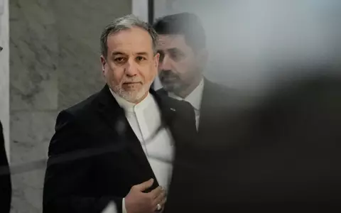 Araghtschi hält eine diplomatische Lösung weiter für möglich (Archivbild). - Foto: Hadi Mizban/AP/dpa