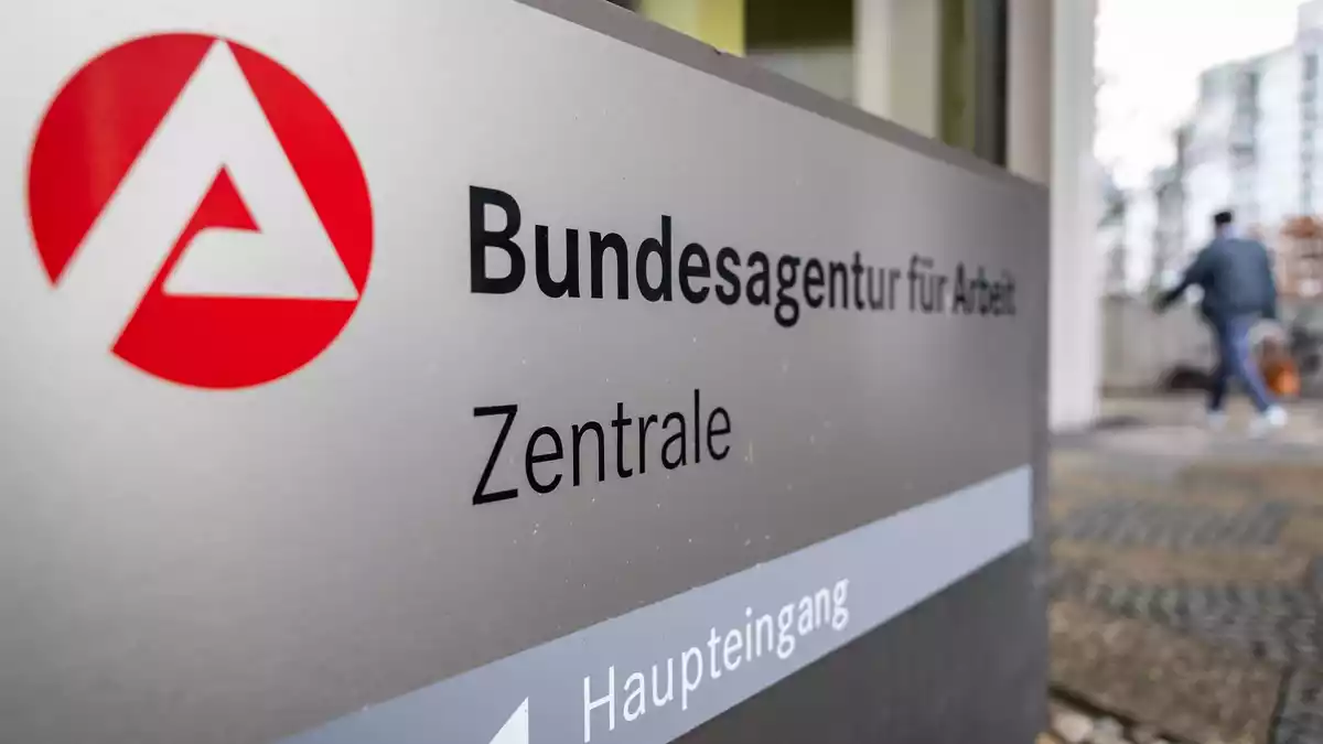 Auch die Nachfrage nach neuen Arbeitskräften bleibt im August schwach. (Archivbild) - Bild: Daniel Karmann/dpa