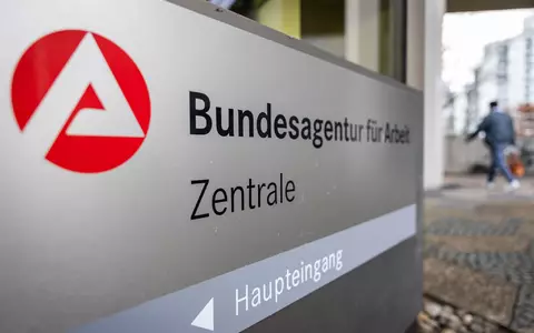 Auch die Nachfrage nach neuen Arbeitskräften bleibt im August schwach. (Archivbild) - Foto: Daniel Karmann/dpa