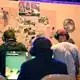 An einem Gamescom-Stand können Messebesucher noch bis Sonntag «Soko 1977» zur Probe spielen. - Bild: Wolf von Dewitz/dpa