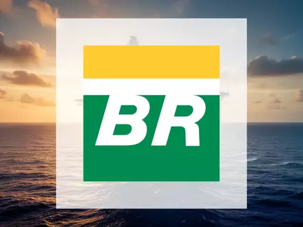 Moderne Offshore-Ölplattform auf dem offenen Meer bei Sonnenaufgang. - Foto: über boerse-global.de