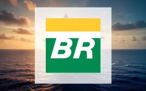Moderne Offshore-Ölplattform auf dem offenen Meer bei Sonnenaufgang. - Foto: über boerse-global.de
